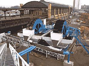 洗砂生產(chǎn)現(xiàn)場(chǎng)